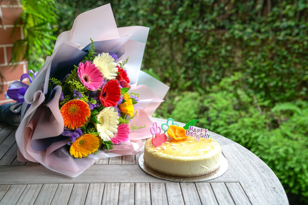 Flowers and Cake From UAE Flowers
